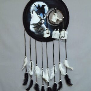 Velvet Dream Catcher Shield - Howling Wolf