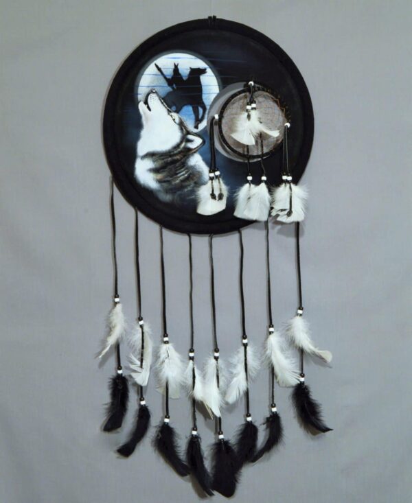 Velvet Dream Catcher Shield - Howling Wolf
